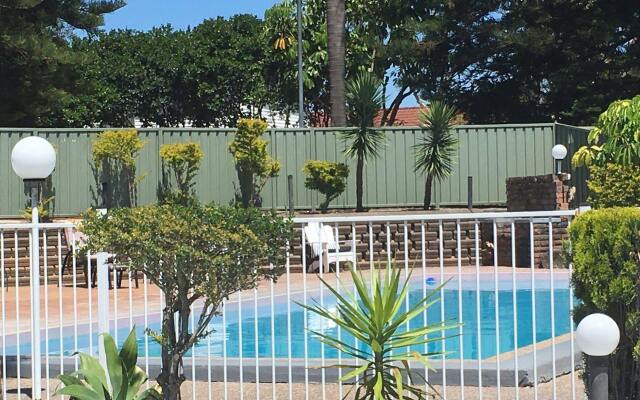 Belmont Palms Motel