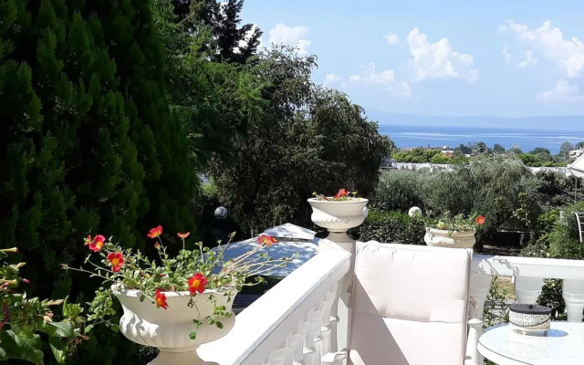 Luxury Country House in Kalamata / SP