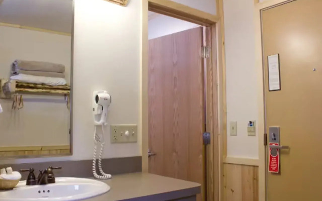 Lake Lodge Cabins - Inside the Park
