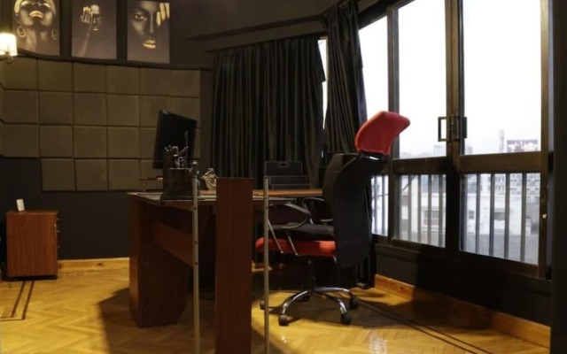 Rosa Black Baccara Suites