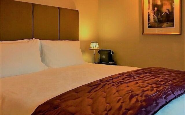 The Kirkstyle Inn & Rooms