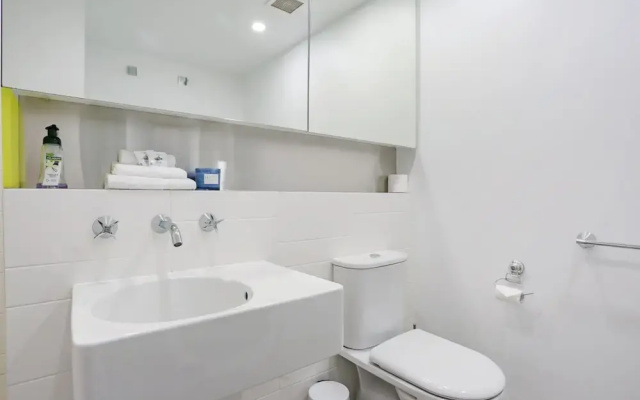 Coast 21 - 3 bedroom poolside apartment