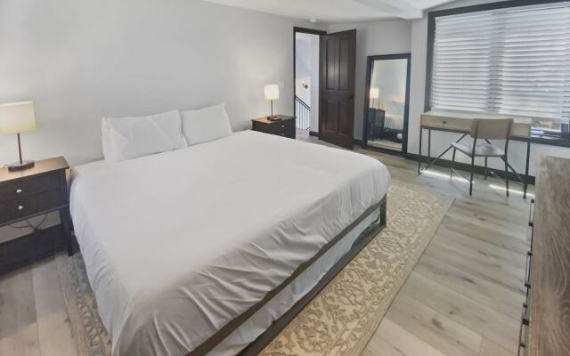 Woodside 207 4 Bedroom Home by RedAwning