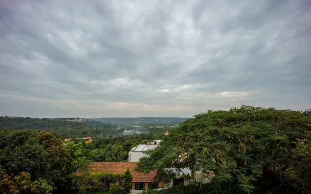 Stunning Hilltop 3BR Villa w Pool and River View