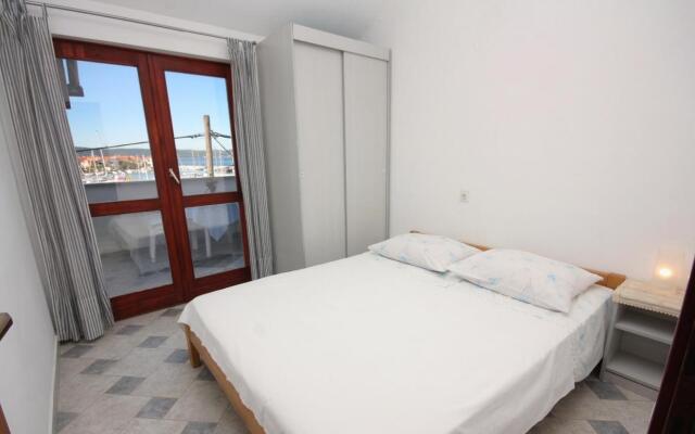 Ana- next to the sea - A4(2+3)