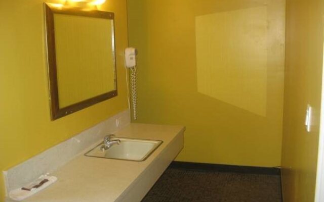 Travel Inn and Suites