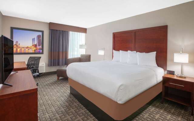 Baymont by Wyndham Grand Rapids Near Downtown