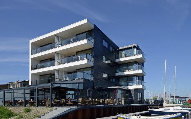 Modern Apartment With Balcony