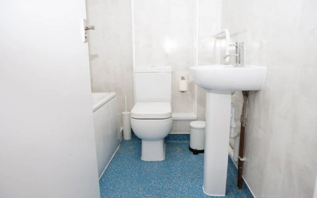 Top Floor Studio Near Bristol City