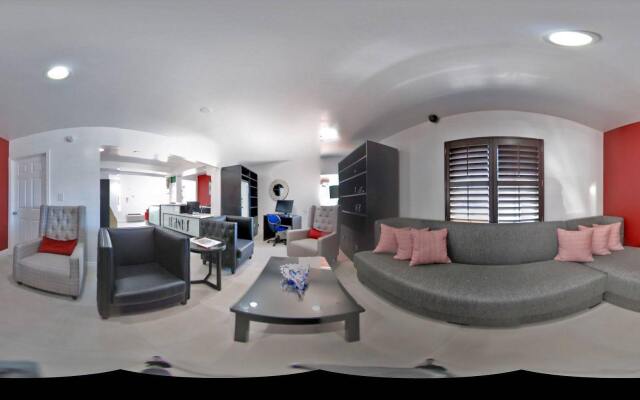 Legend Hotel Hollywood