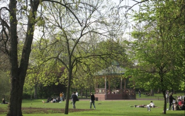 Warwick Avenue