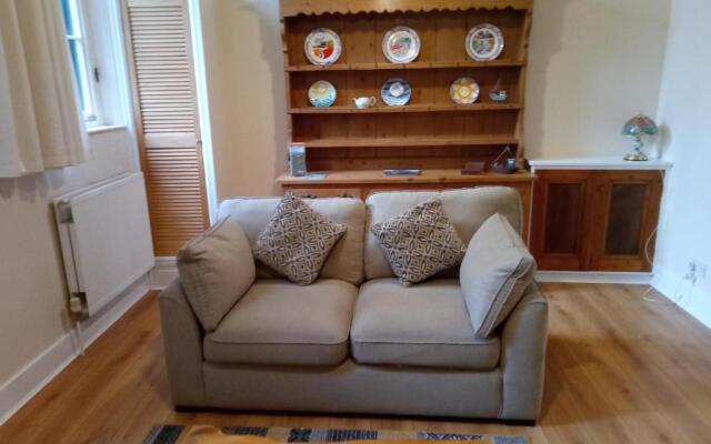Ground Floor Barmouth Centre Apartment With Garden