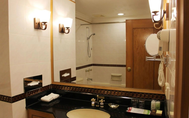 Dong Fang Hotel Guangzhou