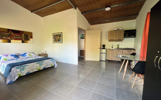 Uvita Oasis Retreat with Villa Cabins and Apartment