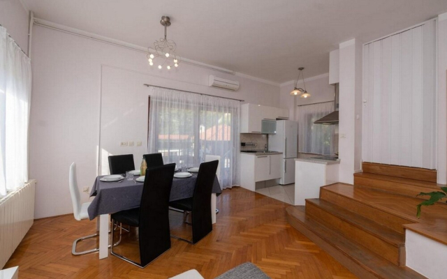Seaview Apartment Lara
