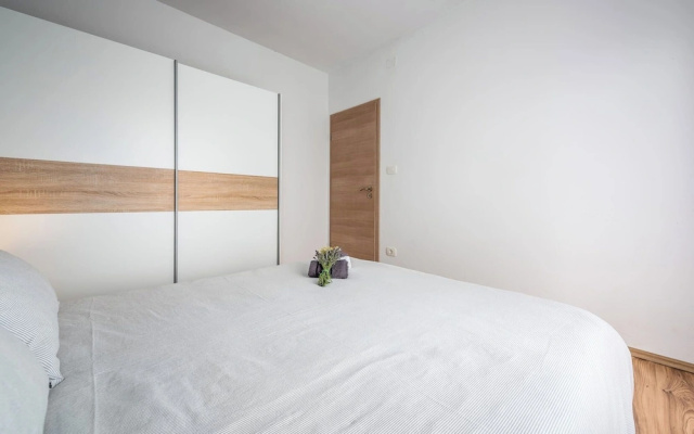 Pleasant Apartment With Pool, Sauna, Hot Tub