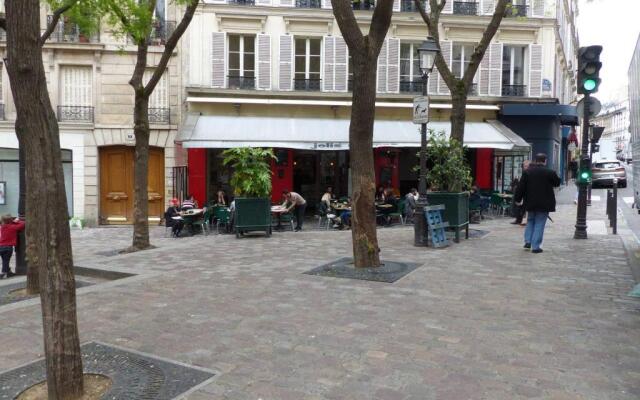 Nice 1 Br of 26m2 - Lively Area