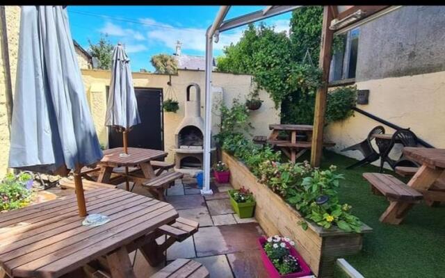The Bold Arms Hotel