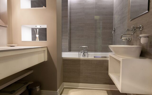 Warsaw Concierge Travellers Nest Wspolna