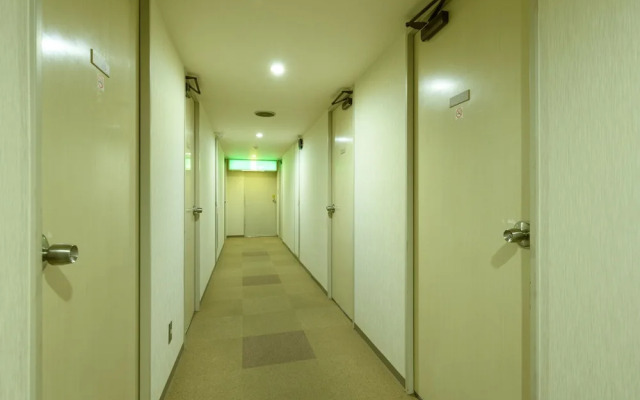 Tabist Ueda Station Hotel