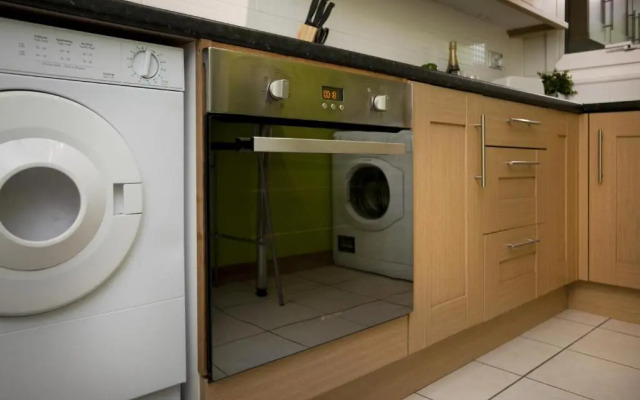 Victoria Centre Apartments & Annexe