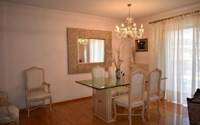 Comfortable Apartment Opposite The Park