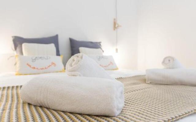 TPC Yellow Tiles Apartment