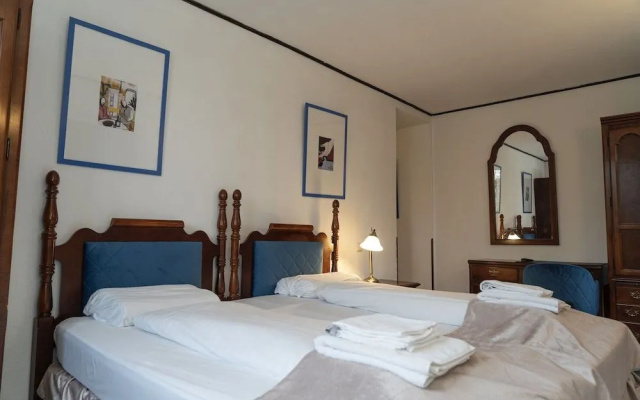 Hotel Petit
