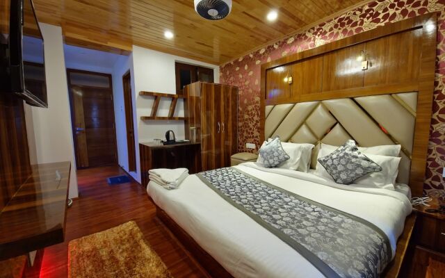 Seven Hills Hotel Srinagar