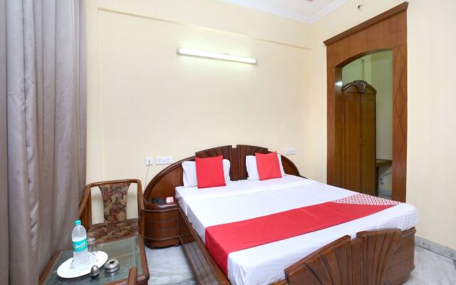 OYO 17381 Hotel City Look