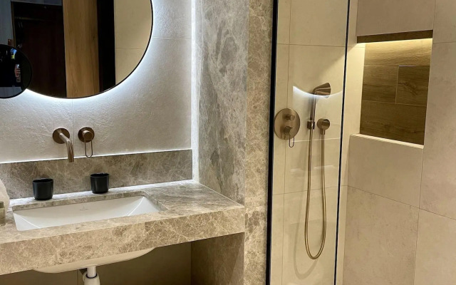 GOLDEN TULIP LYON OUEST TECHLID - Hotel & Spa