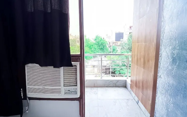 Collection O O 82851 Shubham Residency Moca