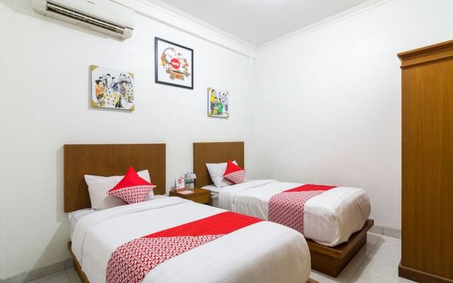 OYO 1242 Penginapan Rb Syariah