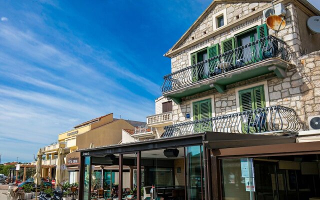 Scenic Apartment in Pakoštane Near Sea And Town Centre