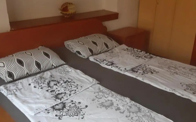 Apartment NIKOLA ORANGE