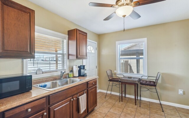 Quaint Midland Home ~ 1 Mi to Downtown!