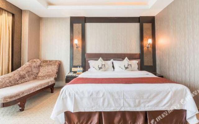 Sunny Holiday Hotel