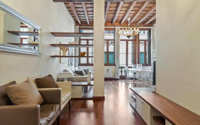 Piazza delle Erbe Stylish Flat