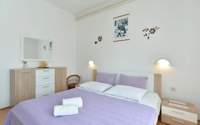 Apartment 1779