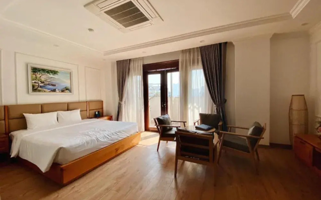 Luxe Paradise Suites Dich Vong Hau