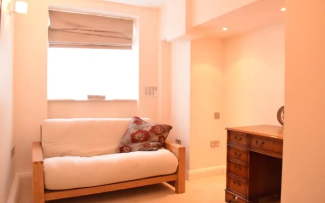 Spacious 2 Bedroom Apartment Near Notting Hill Gate