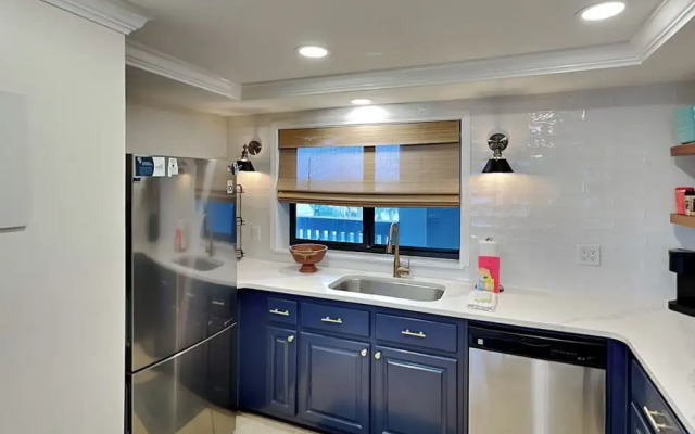 Shipwatch Surf & Yacht #301d