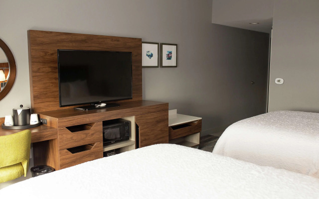 Hampton Inn & Suites Dundee