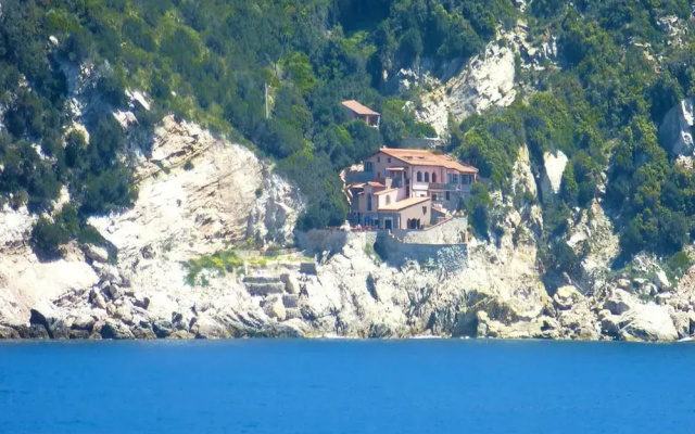 Apartment in Nisporto With Private Sea Access