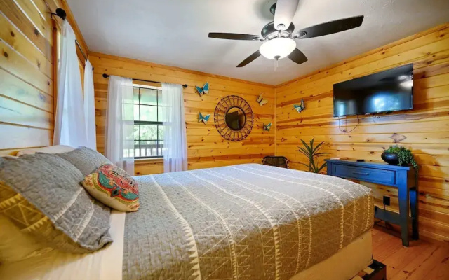 Kalo Cabin Secluded Stay