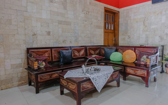OYO 778 Guest House Amalia Malang