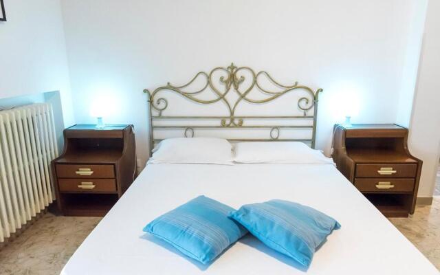 N235 - Numana, ampio appartamento con terrazzo vista mare
