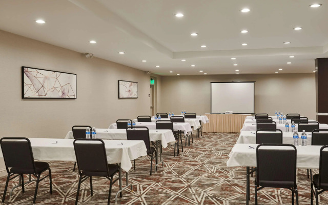 DoubleTree by Hilton Fullerton