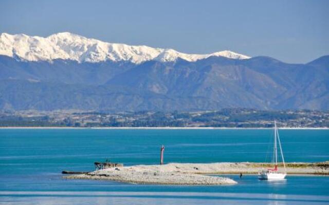 Seaside Luxury - Holiday apartment accommodation, Nelson Waterfront