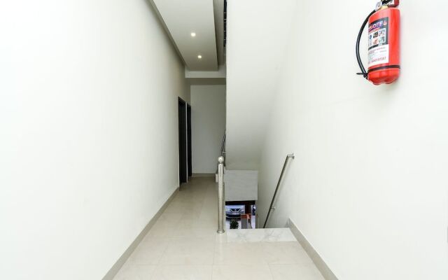 Oyo 14895 Hotel Stay Inn